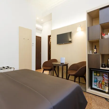 Domus Terenzio فندق 3*