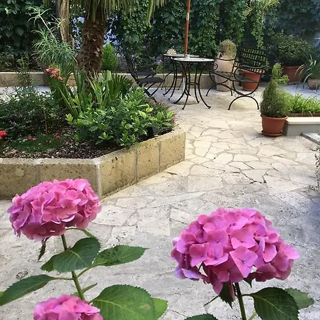 Отель Domus Terenzio 3*